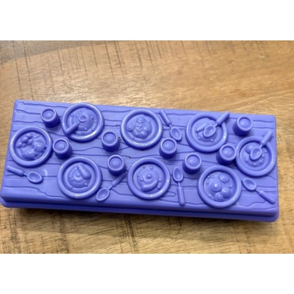 Little People Snow White 7 Dwarfs Cottage Purple Table Little People